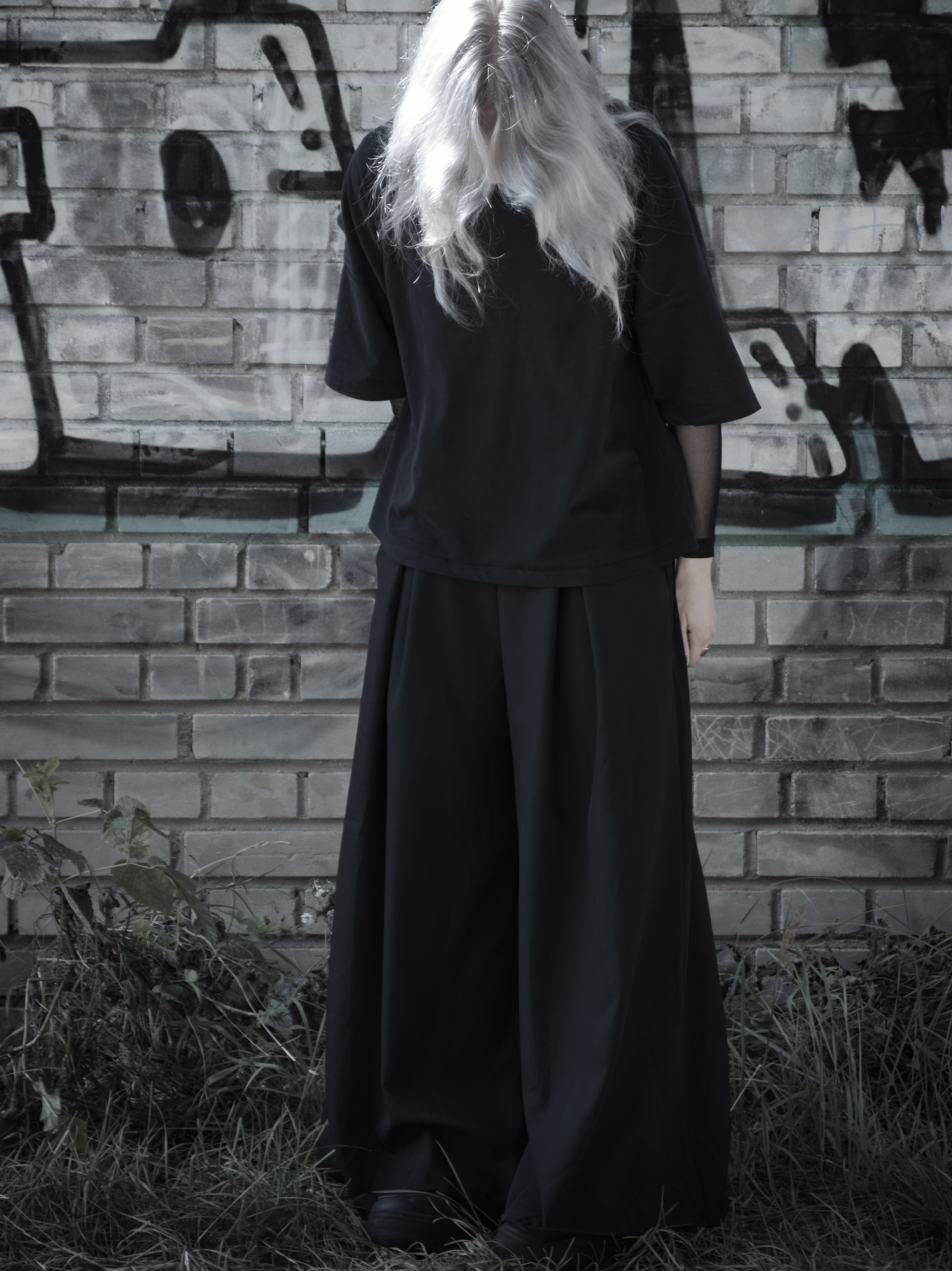 Minimal Wide-Leg Shift Pants