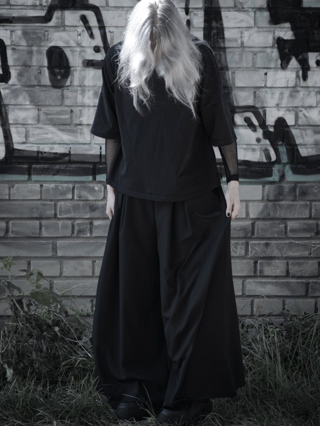 Minimal Wide-Leg Shift Pants