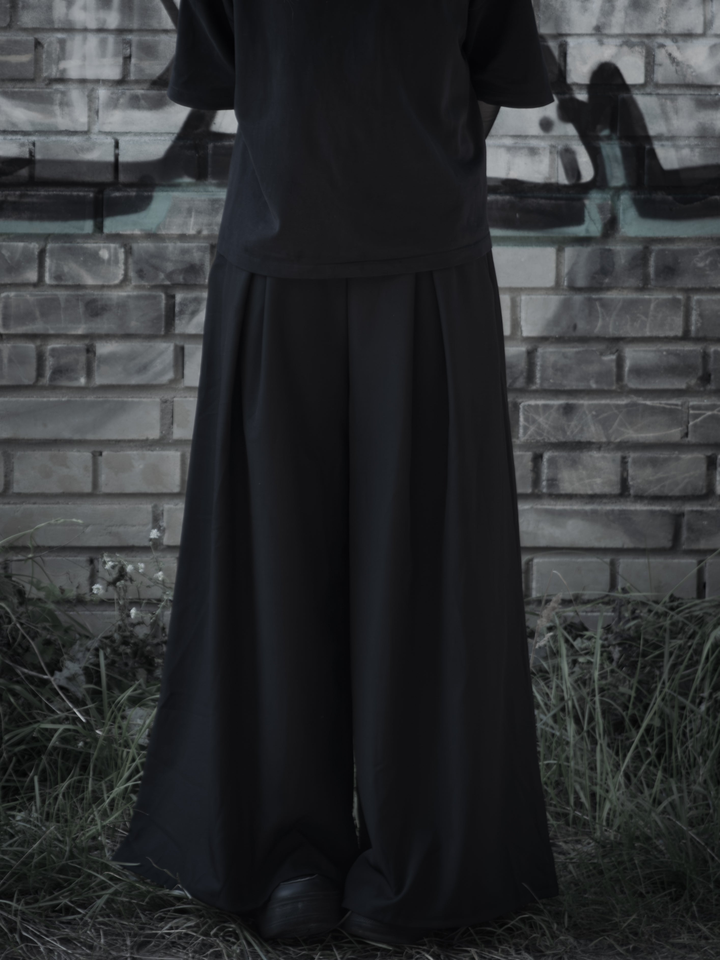 Minimal Wide-Leg Shift Pants